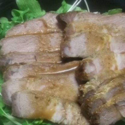 圧力鍋での焼き豚は初めてでしたが、お肉も柔らかくとても美味しくいただきました。オーブンより時間も短縮できていいですね。美味しかったです。ご馳走さまでした。